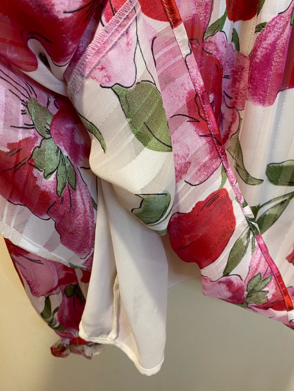 Joie White Blouse with Pink & Red Floral Print Sz M - Picture 9 of 11